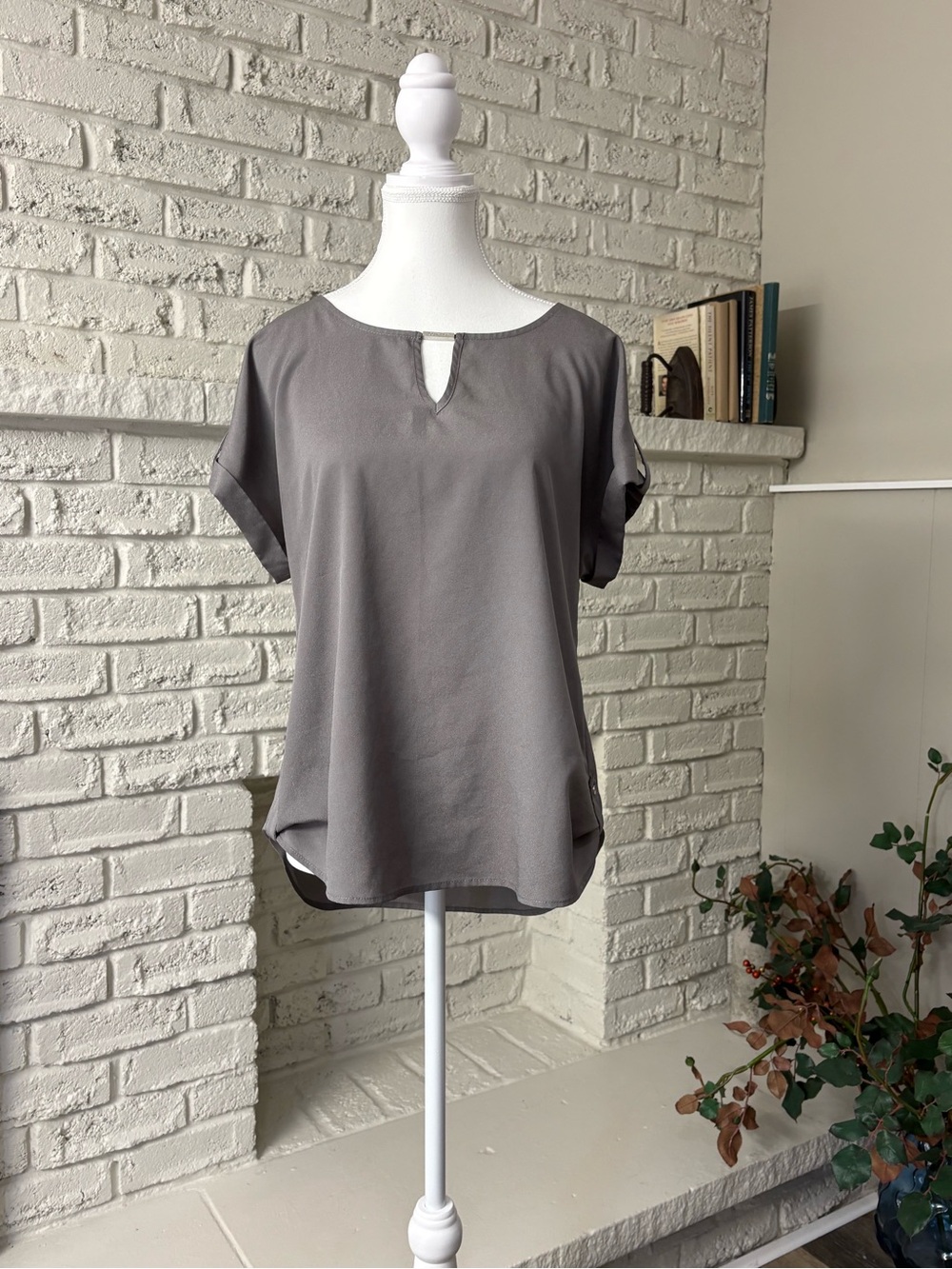 Calvin Klein Grey Keyhole Metal Bar Cuffed Blouse M